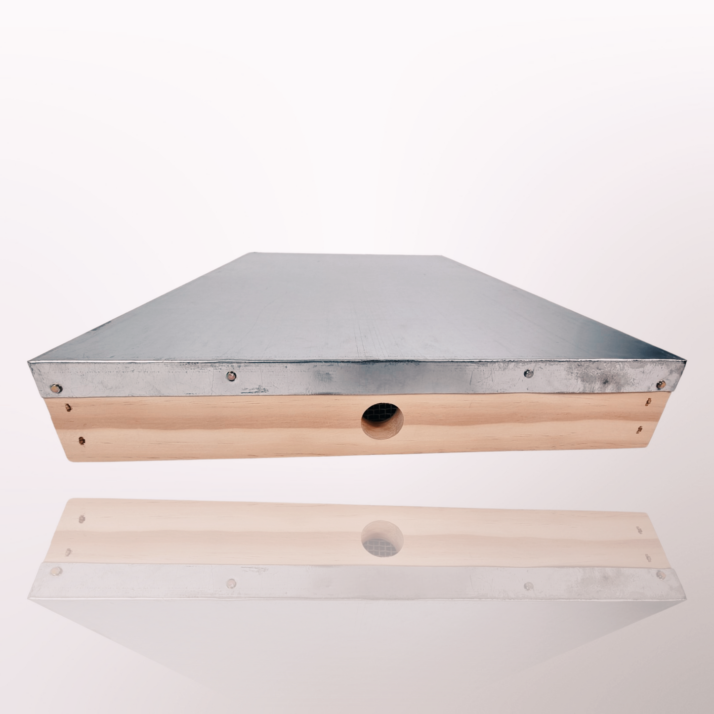 8 Frame Assembled Galvanised Beehive Lid Cover
