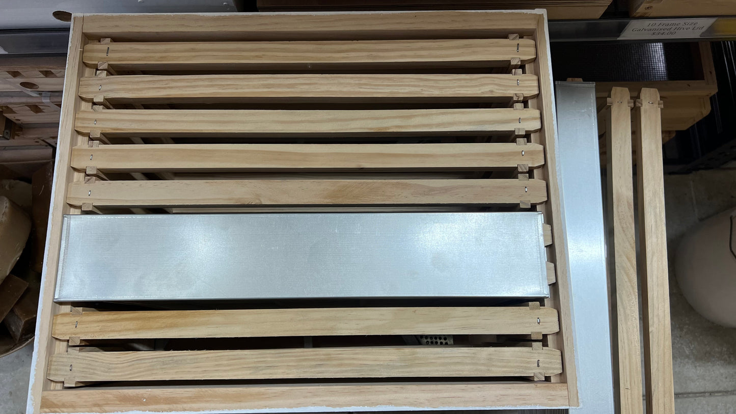 2 Frames Queen Bee Isolation / Containment / Confinement Cage